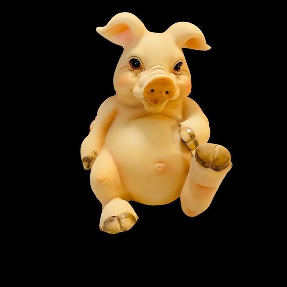 Realistic Lifelike Plastic Lucite Large Pig Figurine - Picture 2 of 4